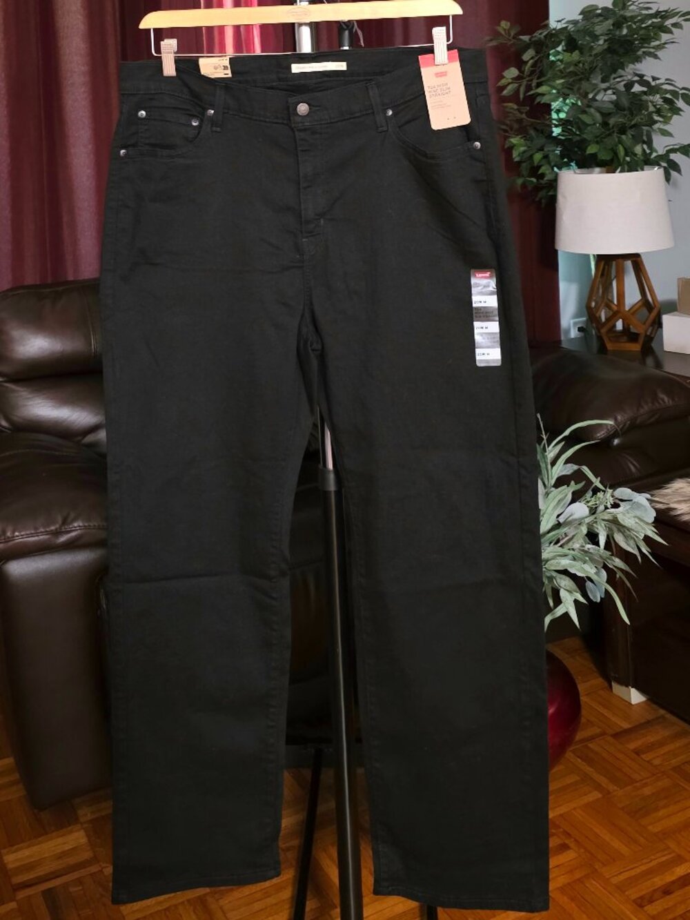 LEVI'S 724 HIGH RISE SLIM STRAIGHT!